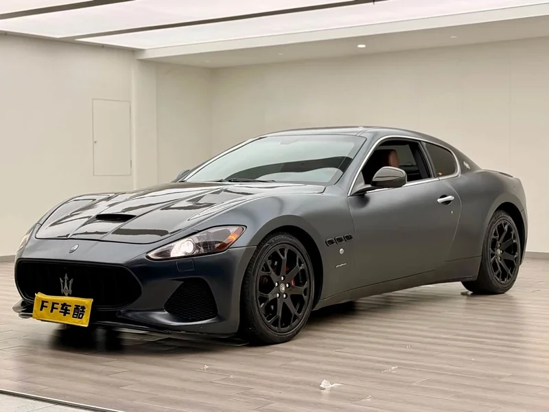 Maserati GranTurismo — фото 1