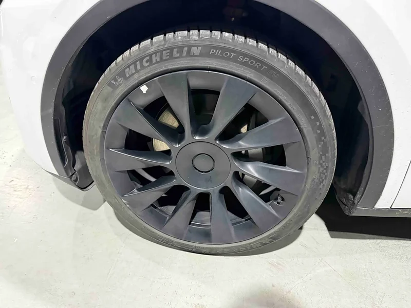 Tesla Model Y — фото 2