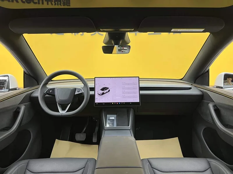 Tesla Model Y — фото 15