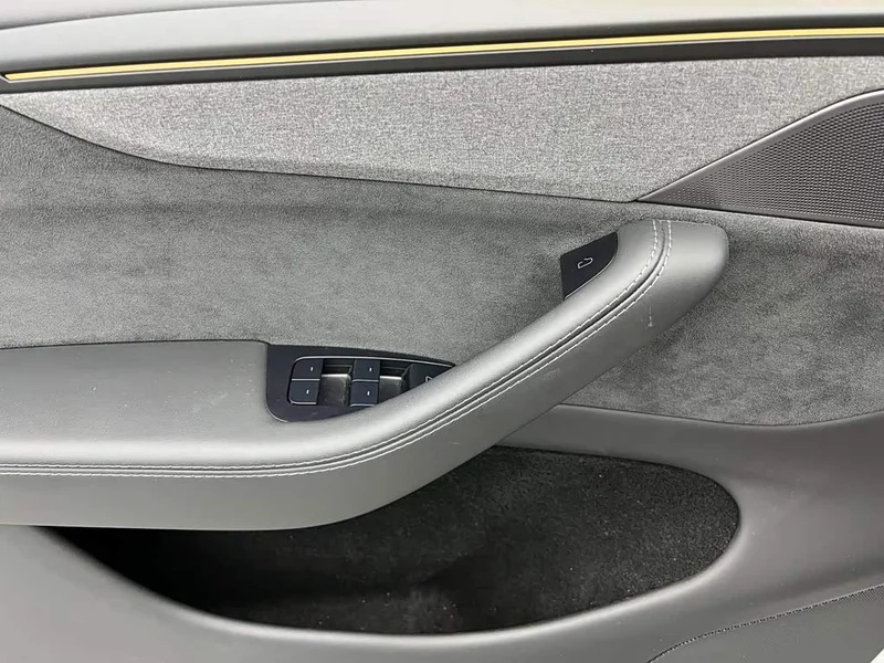 Tesla Model Y — фото 18