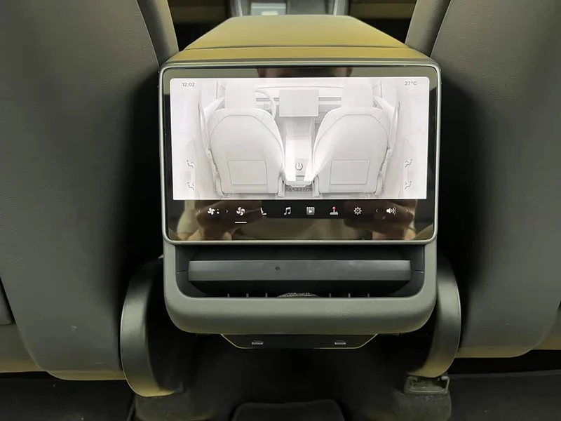 Tesla Model Y — фото 22
