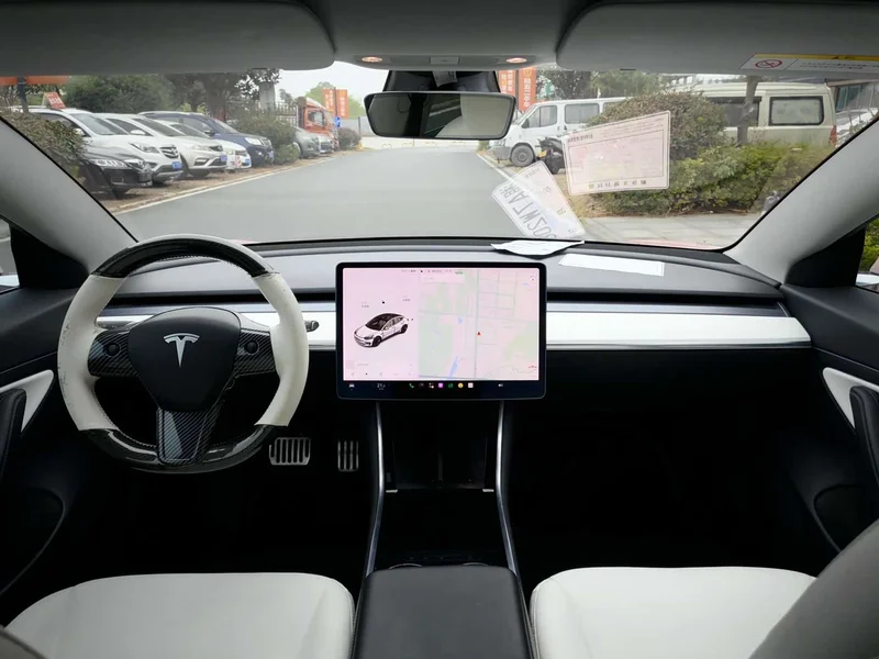 Tesla Model 3 — фото 7