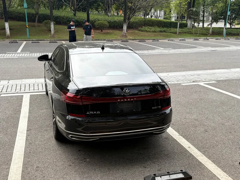 Volkswagen Passat — фото 12
