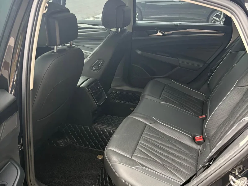 Volkswagen Passat — фото 6