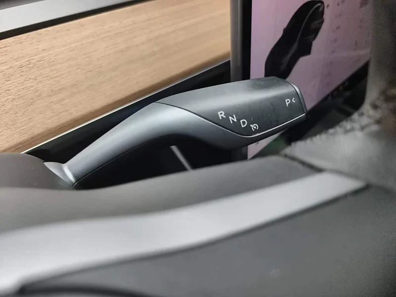 Tesla Model 3 — фото 15