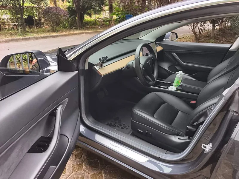 Tesla Model 3 — фото 17
