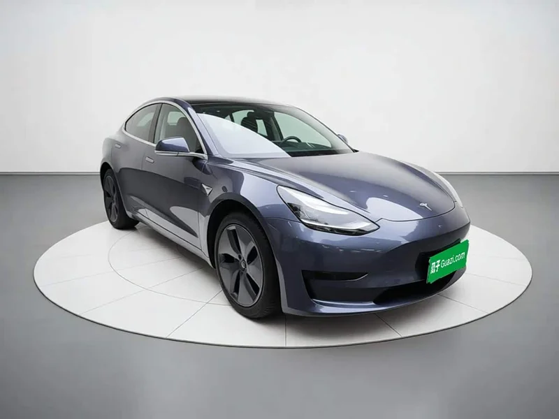 Tesla Model 3 — фото 3