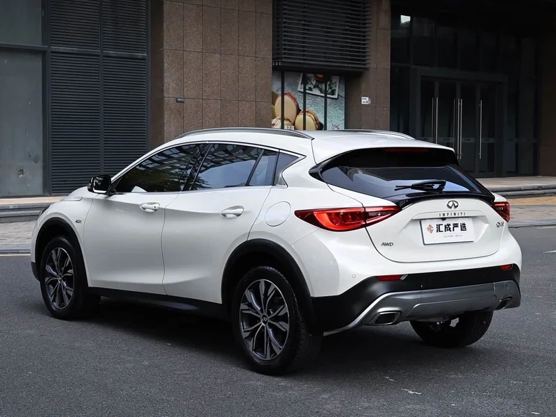 Infiniti QX30 — фото 3