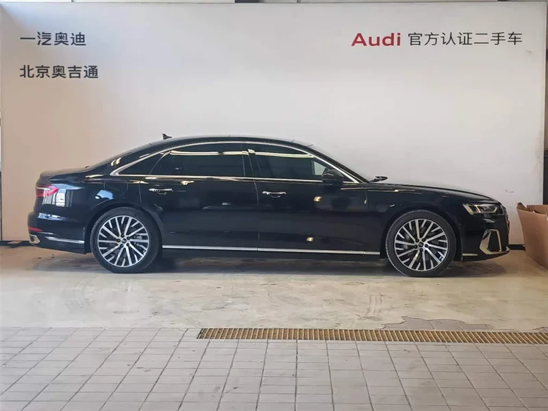 Audi A8 — фото 16