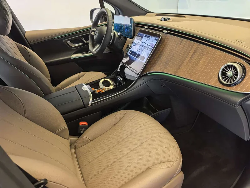 Mercedes-Benz EQE SUV — фото 12