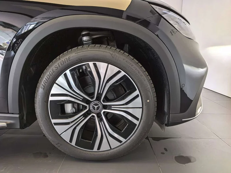 Mercedes-Benz EQE SUV — фото 15