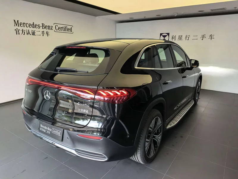 Mercedes-Benz EQE SUV — фото 4
