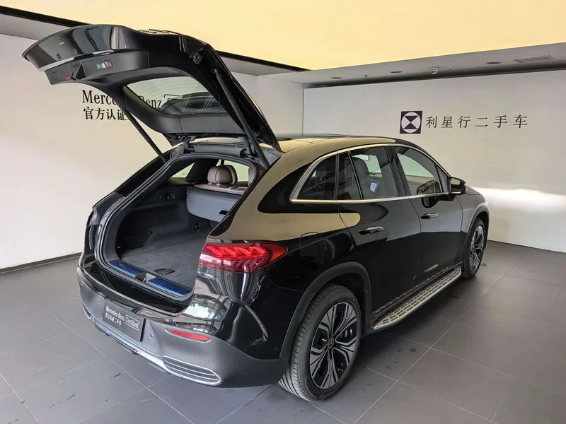 Mercedes-Benz EQE SUV — фото 10