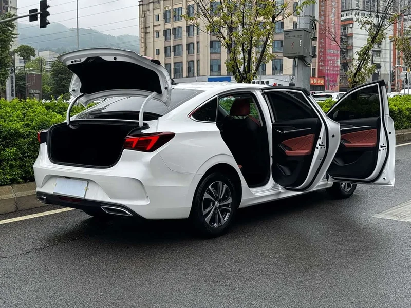 Changan Eado — фото 25