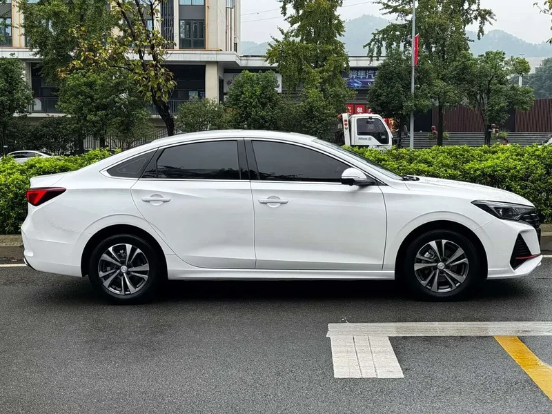 Changan Eado — фото 26