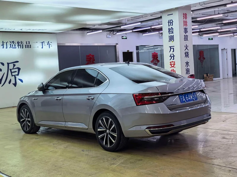Skoda Superb — фото 6