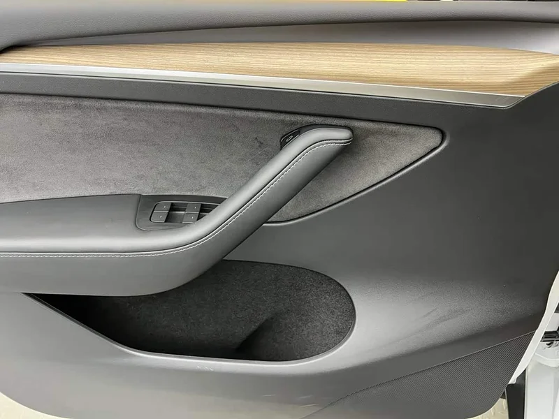 Tesla Model Y — фото 18