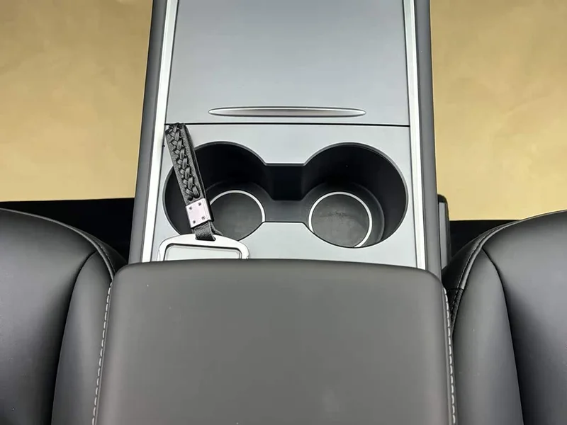 Tesla Model Y — фото 21