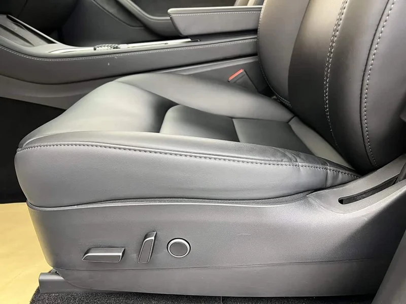 Tesla Model Y — фото 35