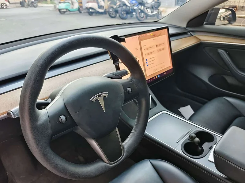 Tesla Model 3 — фото 4