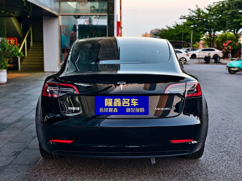 Tesla Model 3 — фото 8