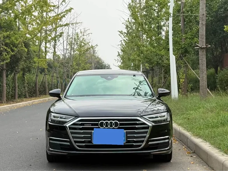 Audi A8 — фото 2