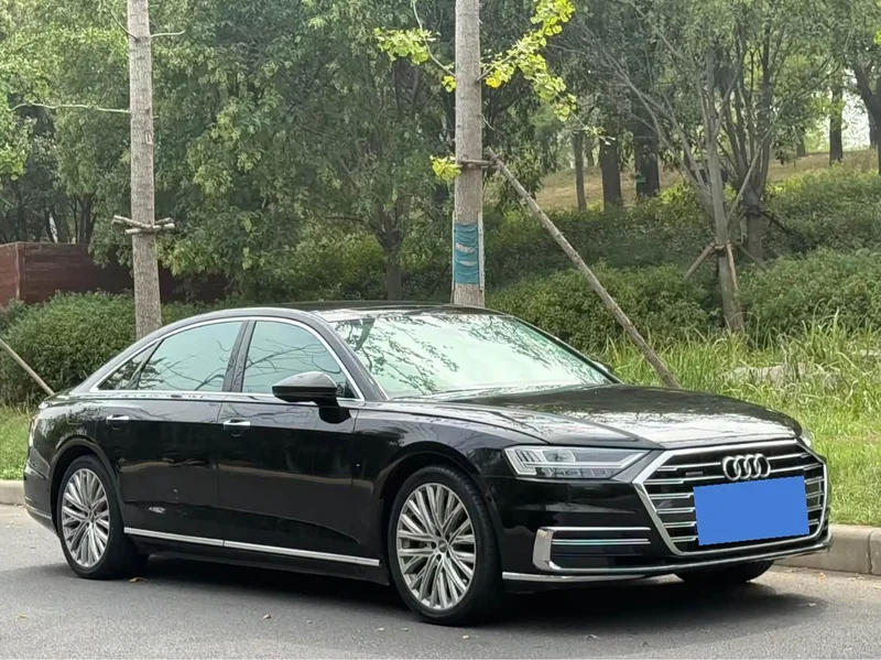 Audi A8 — фото 3