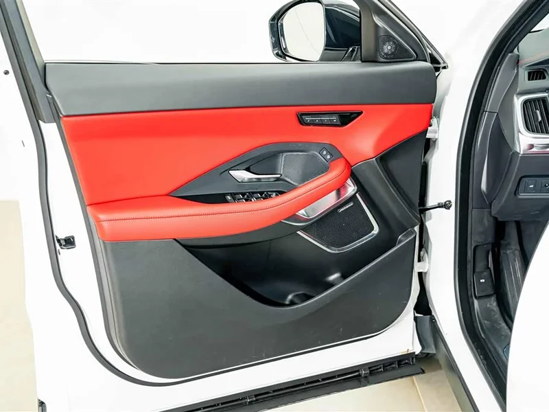 Jaguar E-PACE — фото 16