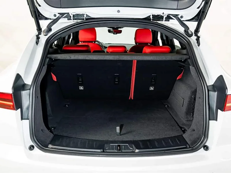 Jaguar E-PACE — фото 23