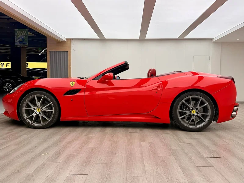 Ferrari California T — фото 11