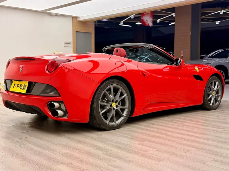 Ferrari California T — фото 3