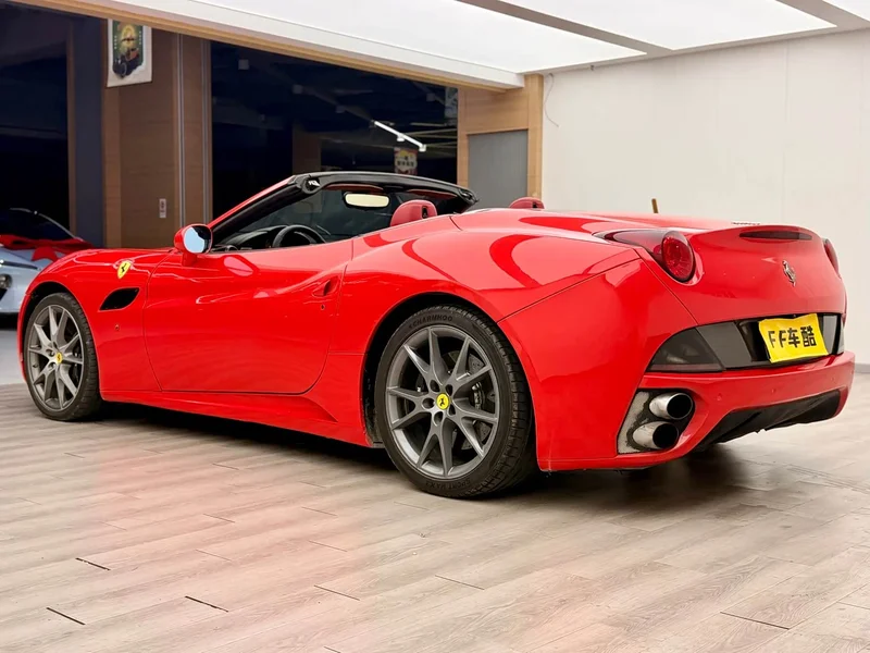 Ferrari California T — фото 4