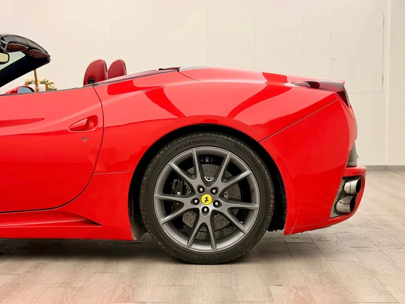 Ferrari California T — фото 10
