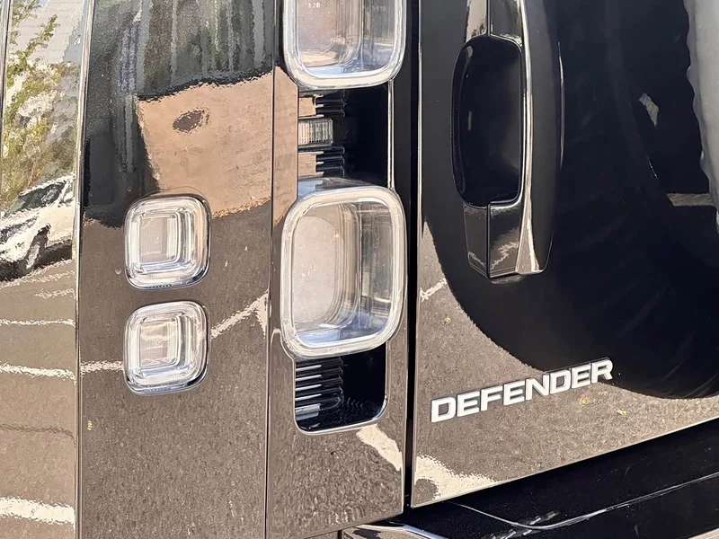 Land Rover Defender — фото 11