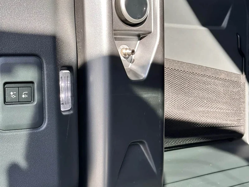 Land Rover Defender — фото 17