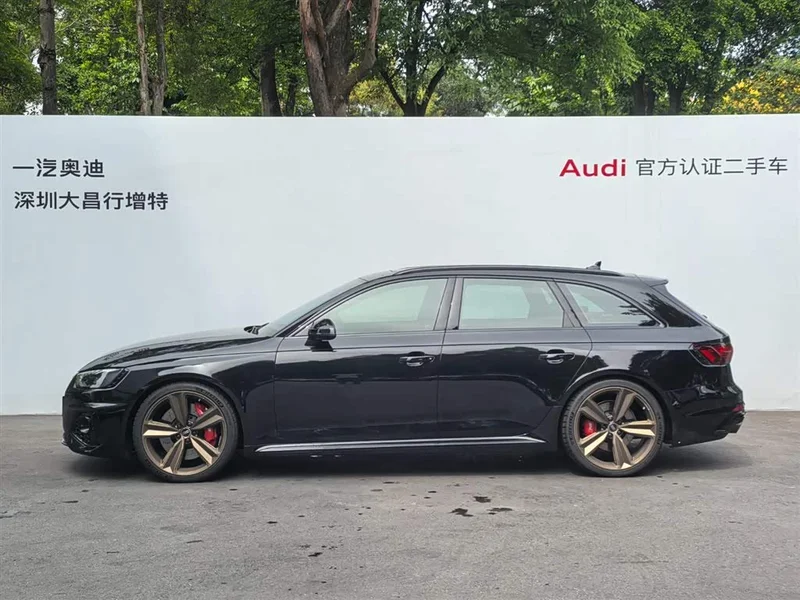 Audi RS 4 — фото 6