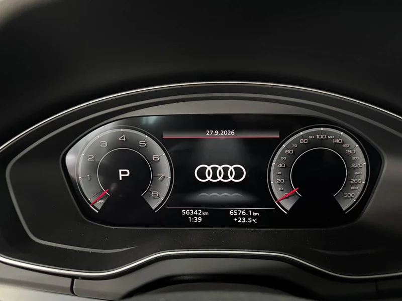 Audi Q5L — фото 11