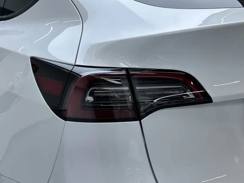 Tesla Model Y — фото 11