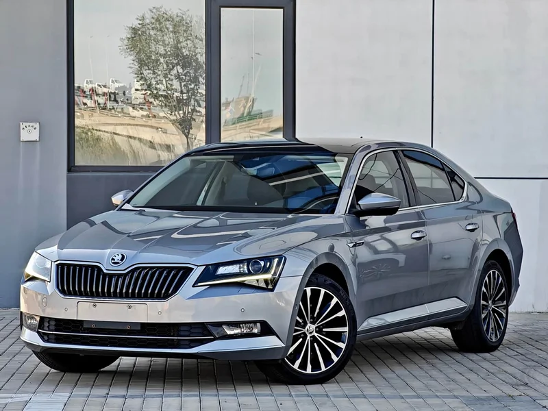 Skoda Superb — фото 1