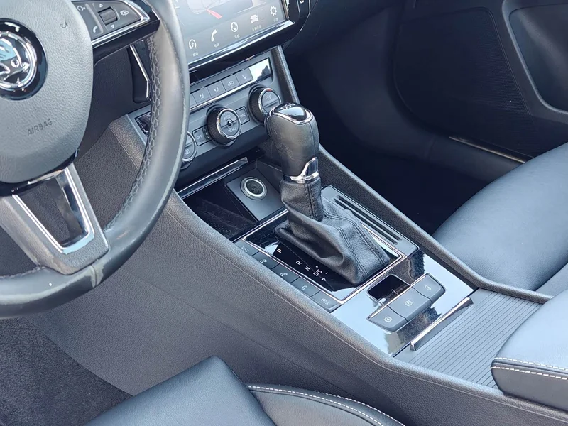 Skoda Superb — фото 14