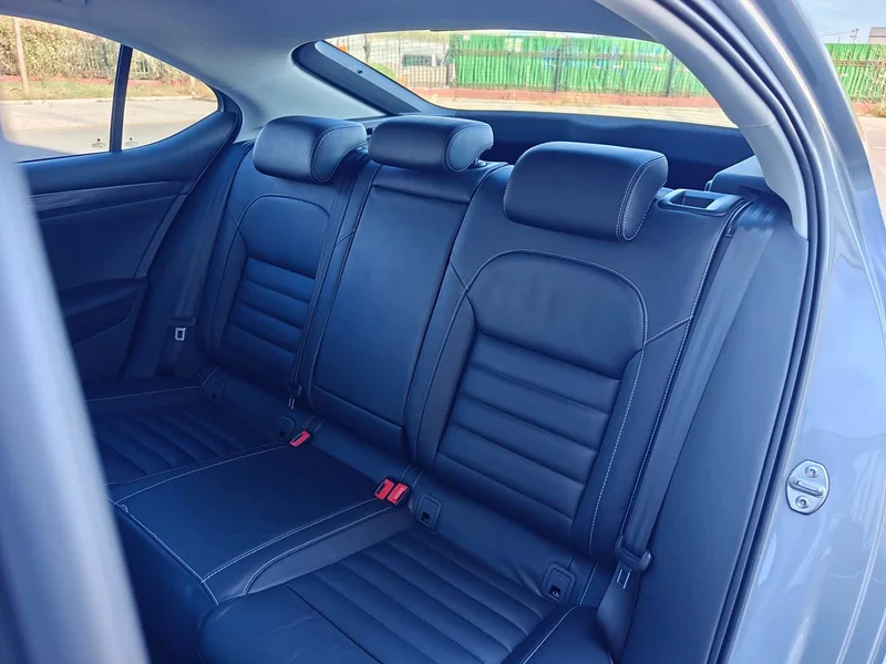 Skoda Superb — фото 17