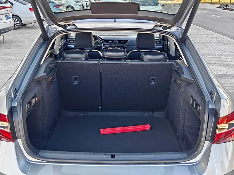 Skoda Superb — фото 18