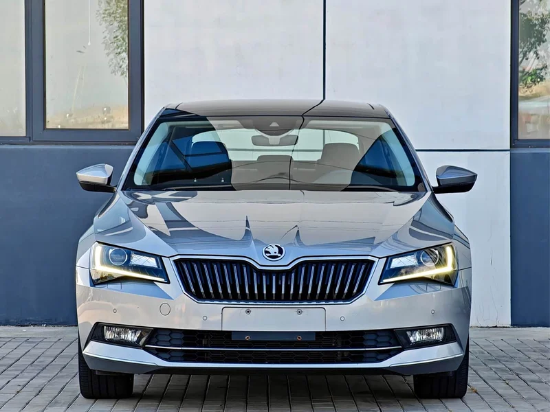 Skoda Superb — фото 2