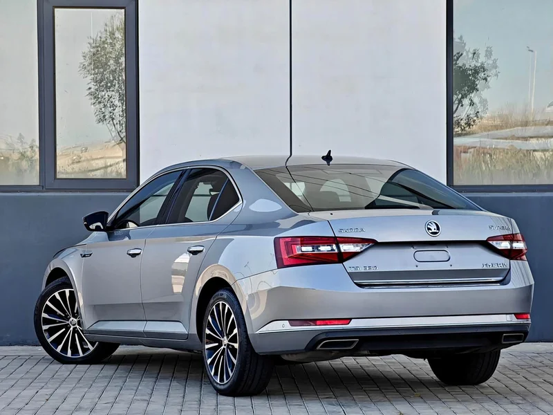 Skoda Superb — фото 4