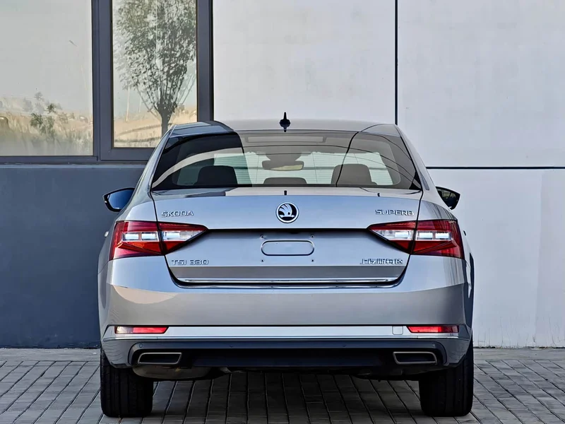 Skoda Superb — фото 5