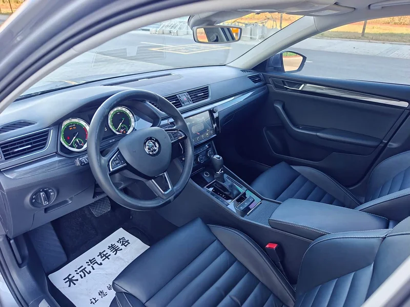 Skoda Superb — фото 7