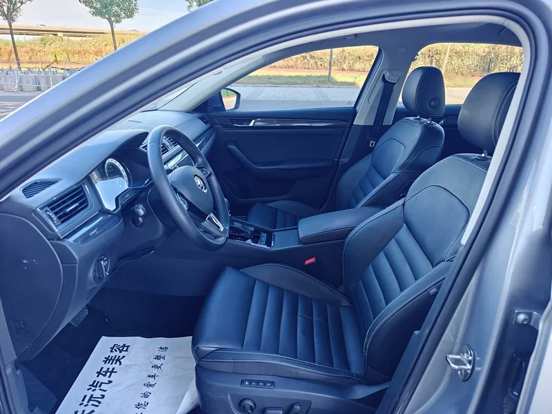 Skoda Superb — фото 9