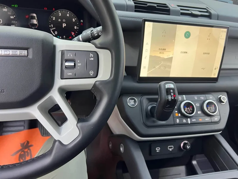 Land Rover Defender — фото 15