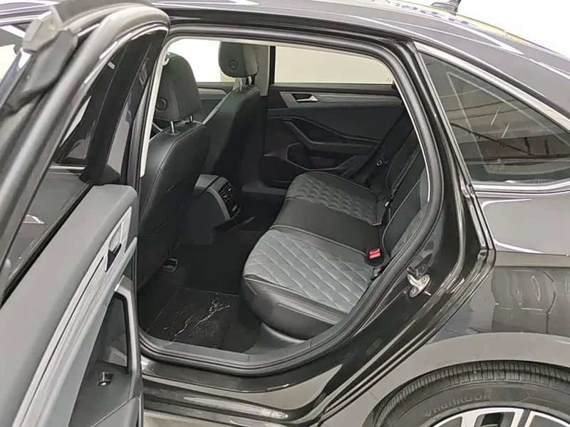 Volkswagen Sagitar — фото 11