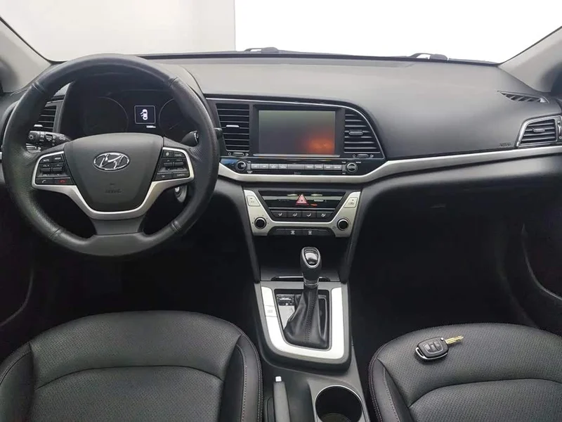 Hyundai Elantra Sport — фото 12
